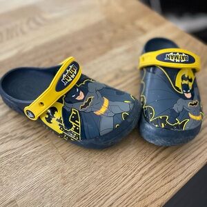 Batman Graphic Croc with Yellow Strap size 13c